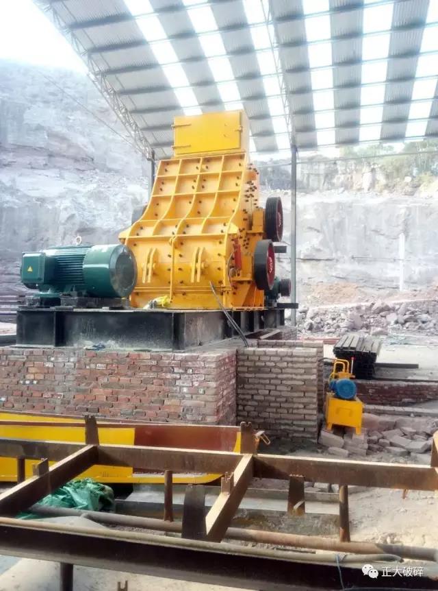河北承德煤矸石建材公司雙級粉碎機使用現場